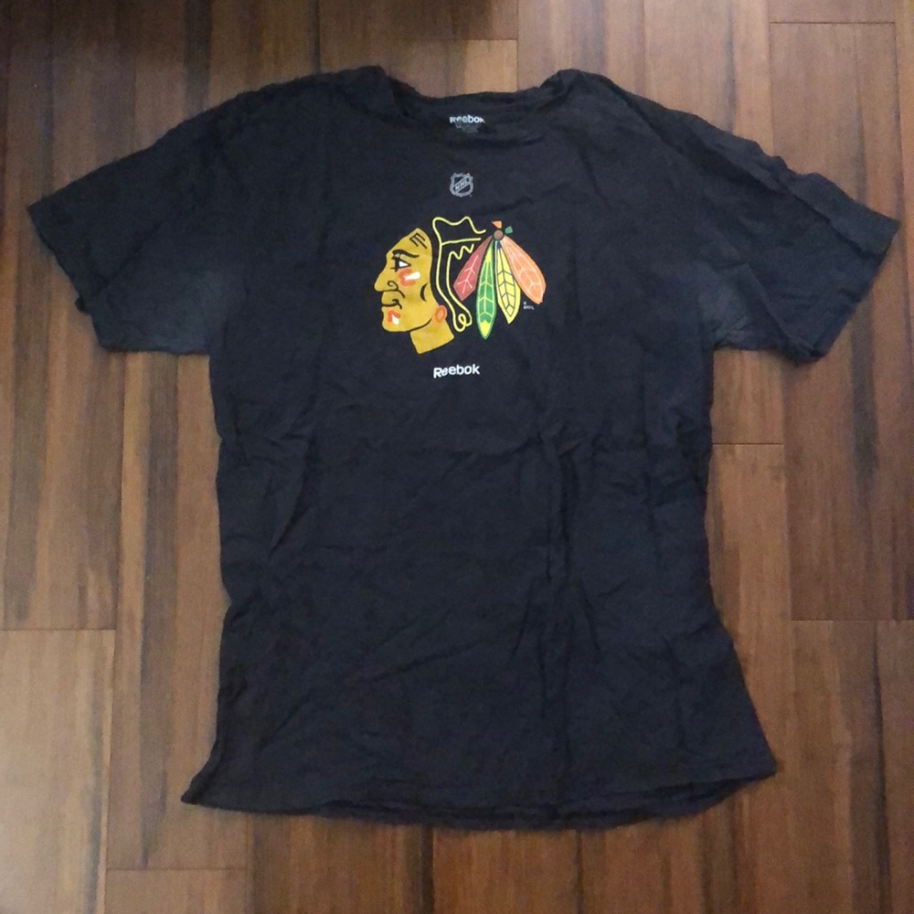 REEBOK CHICAGO BLACKHAWKS MENS SIZE EXTRA LARGE (XL) T-SHIRT
